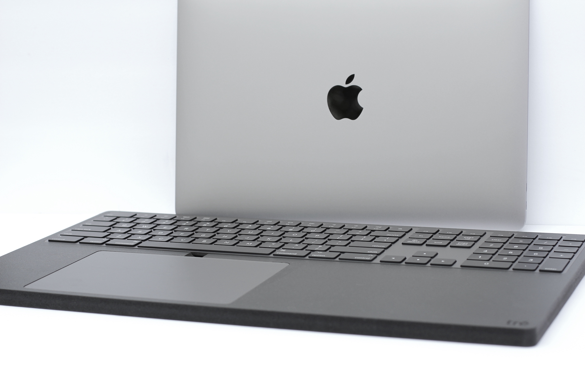 apple keyboard with numeric keypad and magic mouse