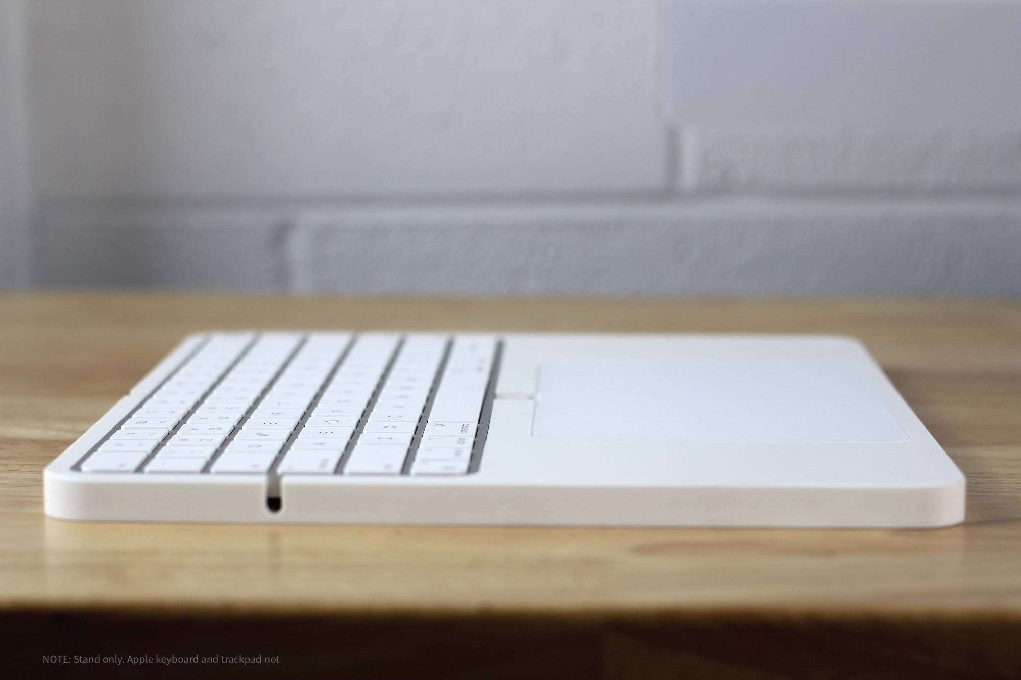 The tré 2 (white) | Stand for Apple Magic Trackpad and Touch ID